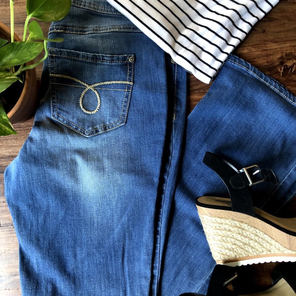 Cato Est. 1946 Bootcut Jeans.  Size 6